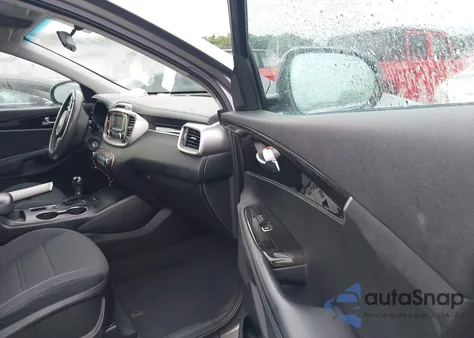 2017 Kia Sorento 2.4L Lx z USA, uszkodzony, nr VIN 5XYPG4A34HG298309